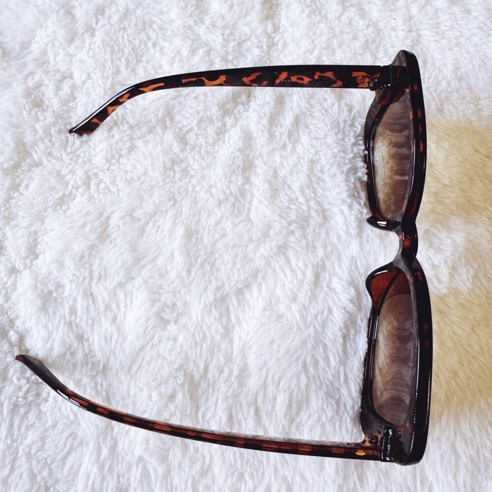 Eva Tortoise Brown Square-Framed Sunglasses - Picture 6 of 13
